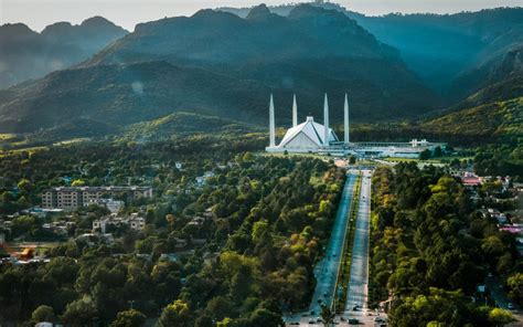 Faisal Mosque in Islamabad: History, Architecture & More | Zameen Blog