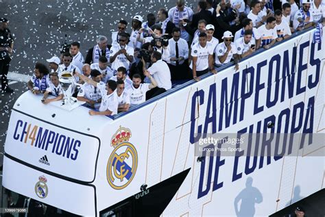 Players of Real Madrid celebrating the 14th Champions League title in ...