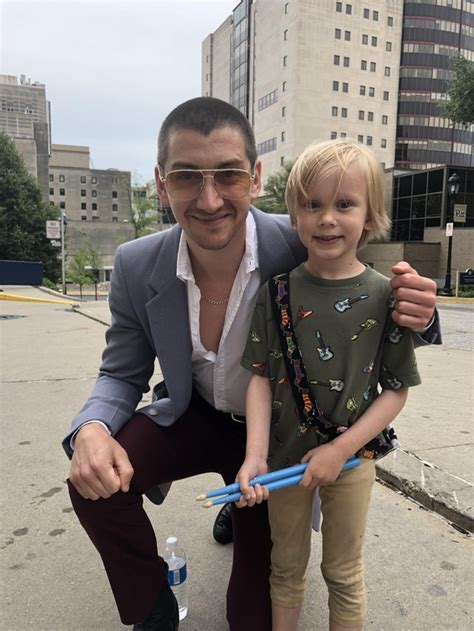 Alex Turner poses with adorable six-year-old superfan at Pittsburgh ...