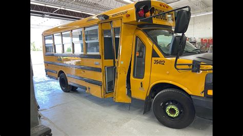 School bus repair - YouTube