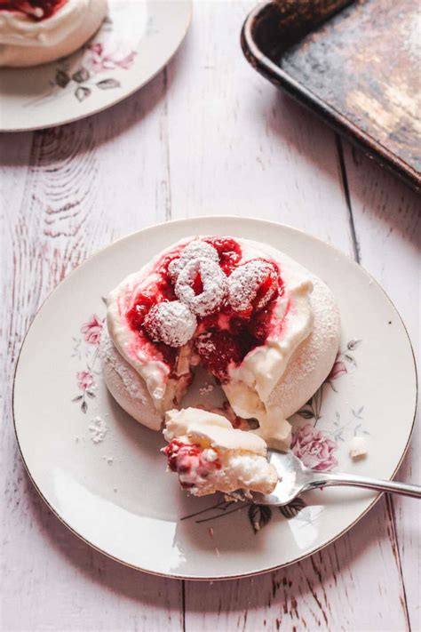 Raspberry mini pavlovas you're going to fall in love with : At the ...