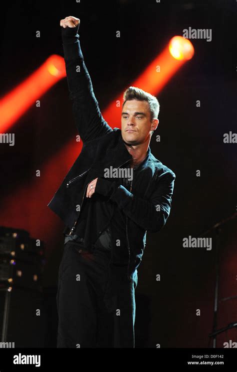 Robbie Williams Heroes Concert held at Twickenham Stadium. London ...