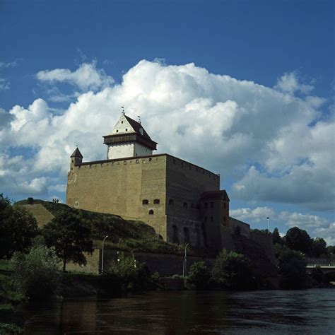 Narva Castle | Narva Castle with the Big Hermann tower in Es… | Flickr