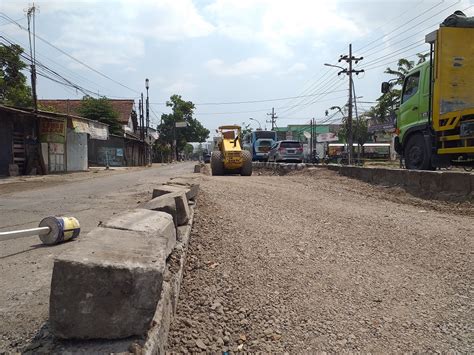 Pembongkaran Rabat Beton Jalan Nasional Peterongan Merugikan Negara, Ini Kata Pakar Hukum ...