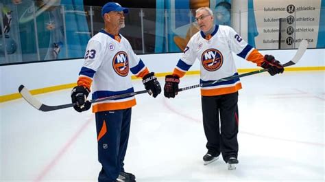 Bobby Nystrom gets his 'Islanders dynasty' stick returned - Newsday