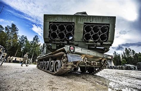 American MLRS multiple rocket launchers and ATACMS missiles - iNEWS