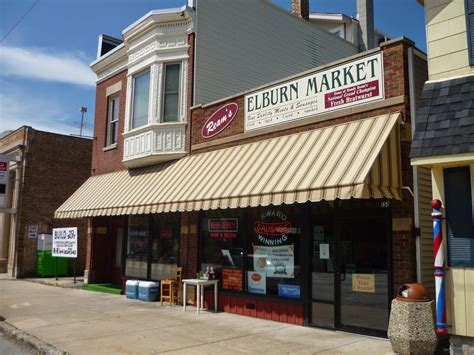 Smokin' Chokin' and Chowing with the King: Ream's Elburn Market