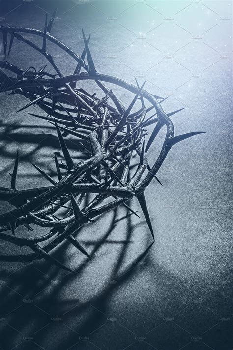 Jesus Christ crown of thorns | Jesus pictures, Crown of thorns, Jesus wallpaper