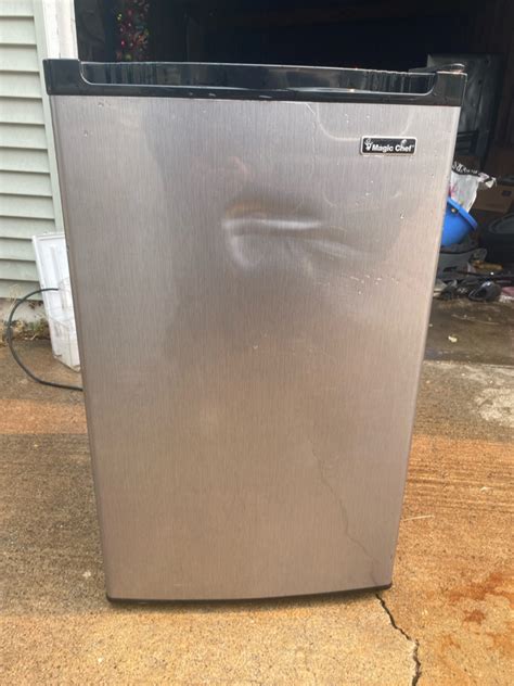 Sanyo Mini Fridge for sale | Only 3 left at -75%