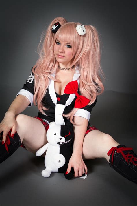 Junko Enoshima Cosplay (Dangan Ronpa) by JuubeiChan on DeviantArt