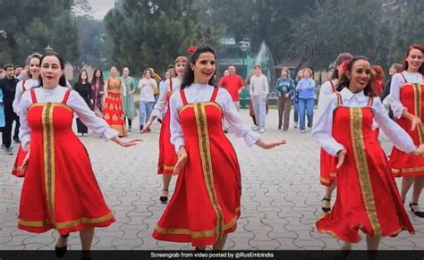 Republic Day 2024 Russians Dance On Gadar Song To Wish India On ...