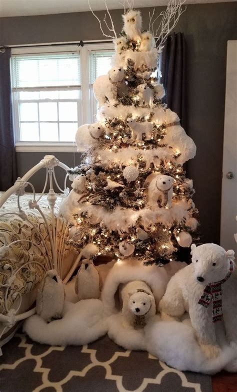 25 All-White Christmas Home Decor Ideas - DigsDigs