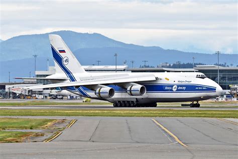 Russian cargo airline spotted loading several helicopters at YVR Airport (PHOTOS) | Curated