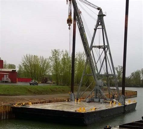 Derrick Spud Barge - Heartland Barge