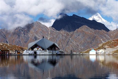 Hemkunt Sahib or Hemkund Sahib (Punjabi: ਹੇਮਕੁੰਟ ਸਾਹਿਬ) is a pilgrimage ...