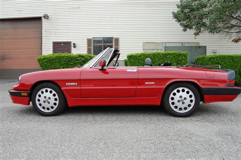 1988 Alfa Romeo Spider Red with Grey. - Classic Alfa Romeo Spider 1988 ...