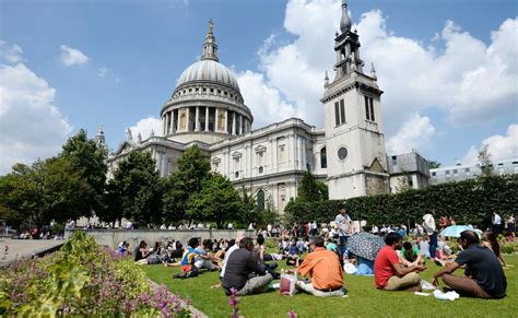 UK weather: Met Offices says Britain set to experience above-average temperatures for the next ...