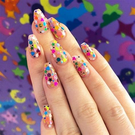 Confetti Nails: Die schönsten Looks und Inspirationen im Überblick! | Confetti nails, Neon ...