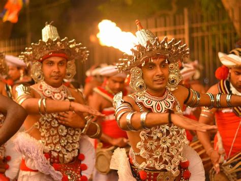 TravelbuddySL: The Kandy Esala Perahera: History