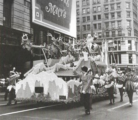 Macy's Parade History on Twitter: "Love this photo! Santa Claus making ...