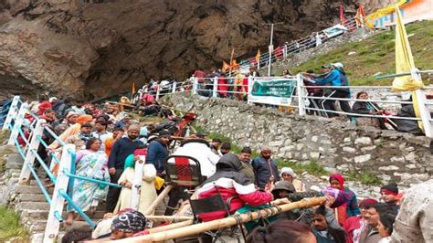 Amarnath Yatra 2023: Fifth batch of over 6,500 pilgrims leave Jammu for twin base camps in ...