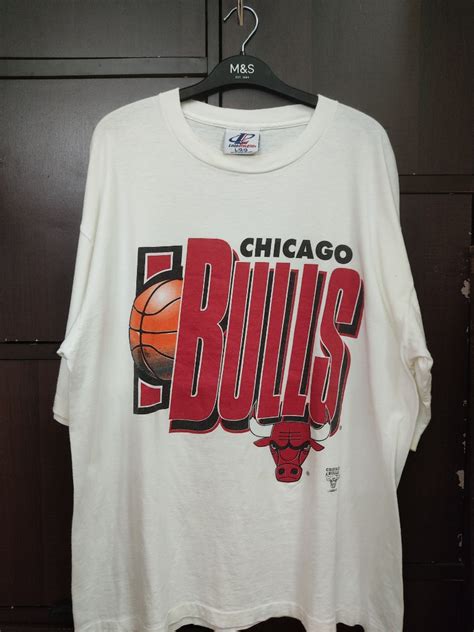 Vintage Chicago Bulls Logo Athletic, Men's Fashion, Tops & Sets, Tshirts & Polo Shirts on Carousell