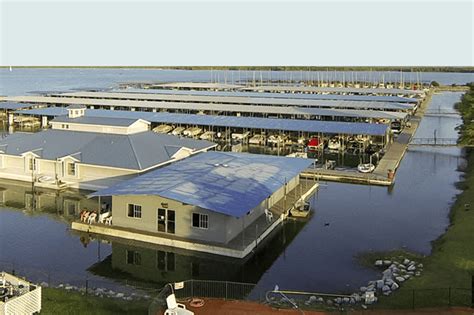 Boat Slip Rentals, Boat Dry Storage, Amenities | Lynn Creek Marina in TX