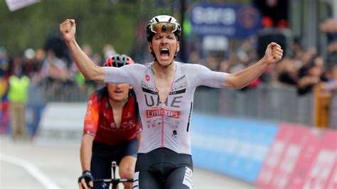 Giro d'Italia Highlights: Joao Almeida triumphiert am Monte Bondone ...