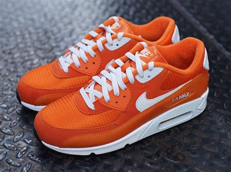 Nike Air Max 90 Essential "Solar Orange" - SneakerNews.com