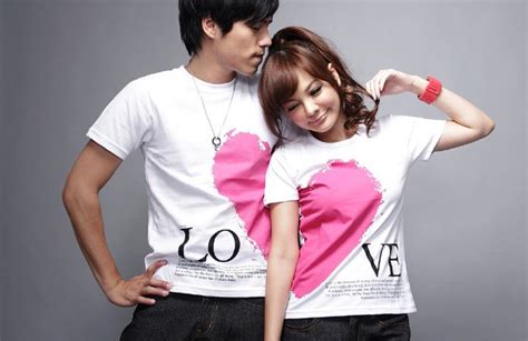 Baju Couple Online: Model Baju Kaos Couple Terbaru