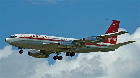 This Throwback Qantas Livery Is Retro Done Right