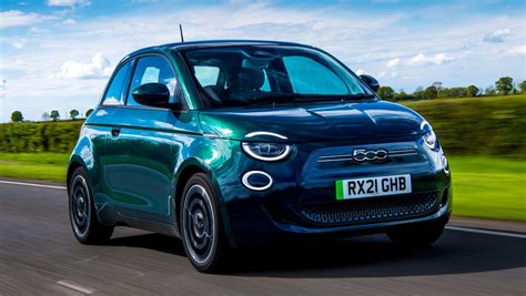 2021 Fiat 500 Electric Review - Automotive Daily