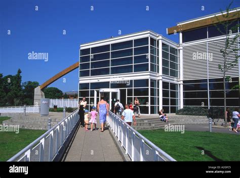 Aylesbury vale swimming pool hi-res stock photography and images - Alamy