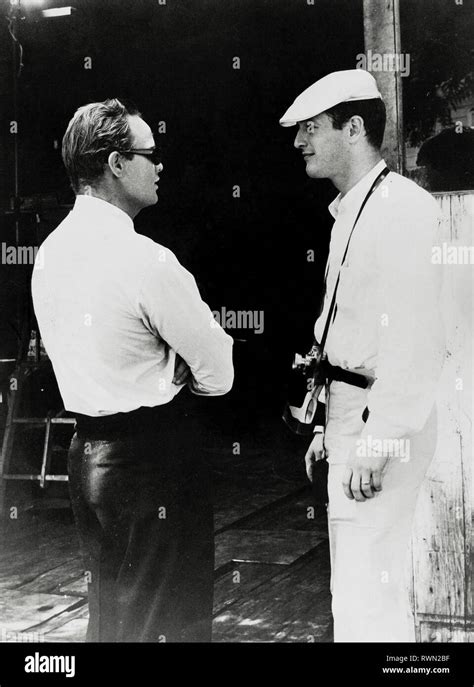 Paul Newman, Marlon Brando, on the set of Brando's film "The Fugitive ...