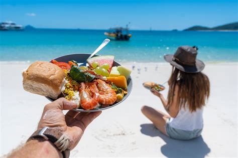 Whitsunday: Whitsunday Islands Tour With Snorkeling & Lunch