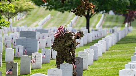 Memorial Day tradition at Arlington National Cemetery amid COVID ...