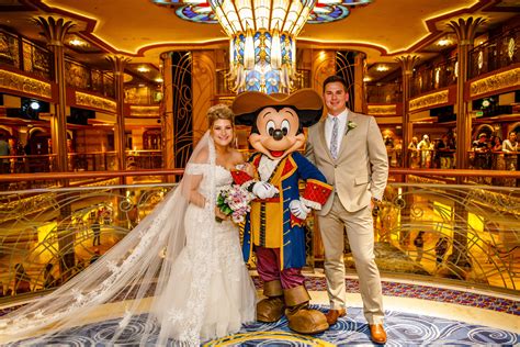 How to get photos with characters at yoru Disney Cruise Line wedding! | Disney cruise wedding ...