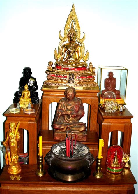 photos of buddhist alters | Billionmore - Rare Thai Buddhist amulets ...