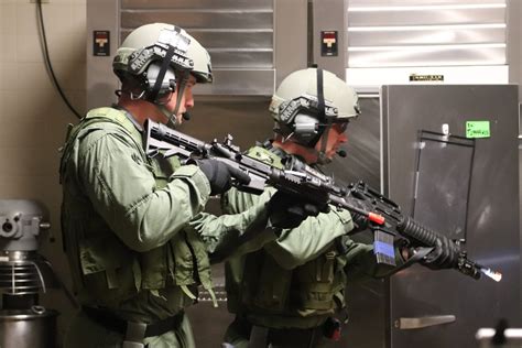 DVIDS - News - Photo Essay: Police SRT holds urban terrain training