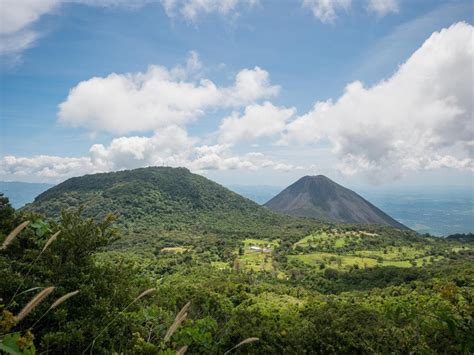 Guide to hiking up the Santa Ana Volcano in El Salvador