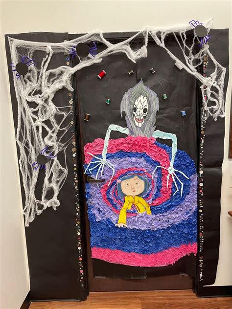 Coraline Door 🕷 | Halloween door decorations classroom, Creepy ...