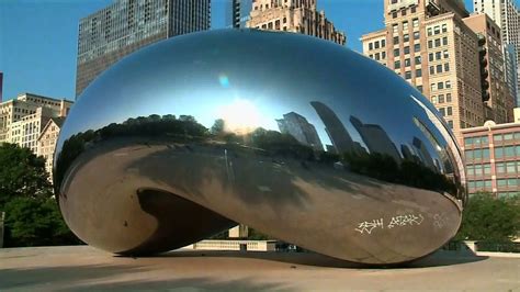 Vandals Spray Painted the ‘Bean’ Sculpture at Chicago’s Millennium Park ...