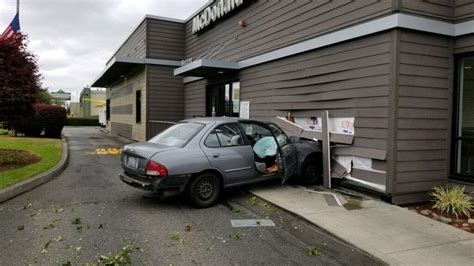 Teen loses control of car, crashes into McDonald's in Puyallup | KOMO