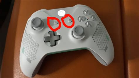 What are the names of these two buttons on the Xbox controller? : r/xboxone