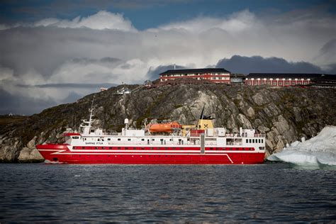 Ilulissat Icefjord – a beautiful natural phenomenon in Greenland ...