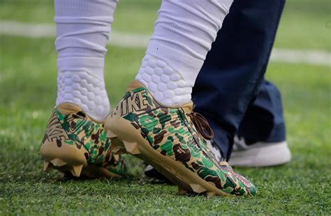 OBJ wearing custom Bape cleats in today's game | Fussball