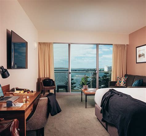 Luxury Accommodation with with Ocean Views I Port Lincoln Hotel