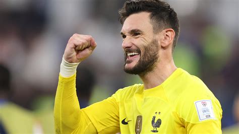 Hugo Lloris: France and Tottenham goalkeeper announces international ...