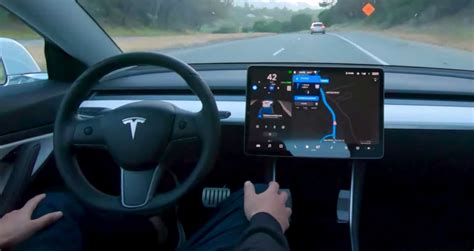 Autopilot Tesla en Europe : une grosse évolution attendue en mars