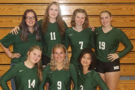 Meet the 2022 MDI Varsity Volleyball Team [PHOTOS]